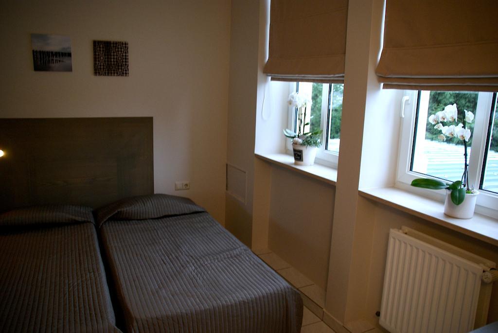 Charly'S Gare Hotel Senningerberg Quarto foto